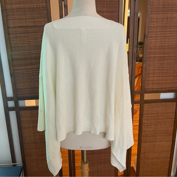 Lululemon Forward Flow Poncho White Opal OSFM - Picture 6 of 11